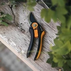 Fiskars Plus SmartFit Pruner Bypass P541 -Garden Living Outlet Store 47119 1972